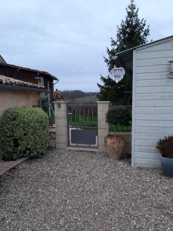 Gite Les Deux Meules Sainte-Colombe  Luaran gambar